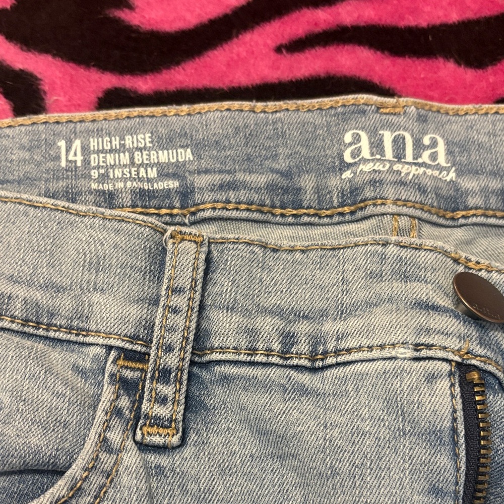 a.n.a Light Blue Frayed Hem Jean Shorts - Picture 2 of 3